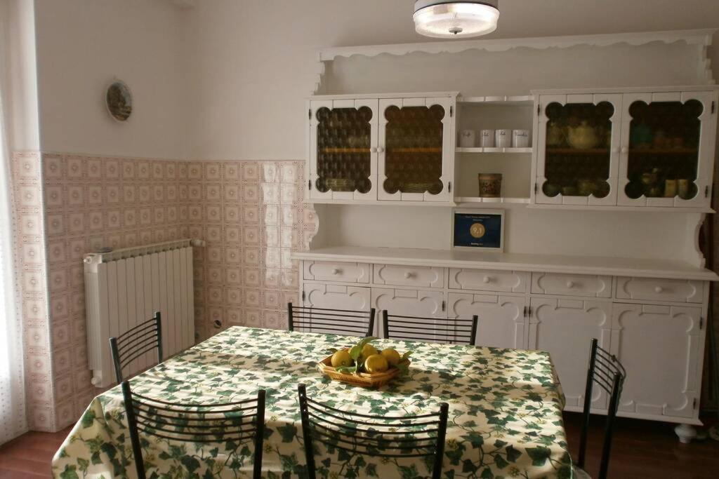 Casa Gina Secondo Piano Con Ascensore E Parcheggio Levanto Exterior foto